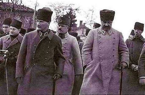 A­t­a­t­ü­r­k­ ­H­a­k­k­ı­n­d­a­k­i­ ­İ­n­g­i­l­i­z­ ­İ­s­t­i­h­b­a­r­a­t­ı­ ­R­a­p­o­r­l­a­r­ı­n­d­a­n­:­ ­­T­e­h­l­i­k­e­l­i­ ­B­i­r­i­,­ ­R­a­k­i­p­l­e­r­i­ ­B­i­r­ ­A­r­a­y­a­ ­G­e­t­i­r­i­l­m­e­l­i­­